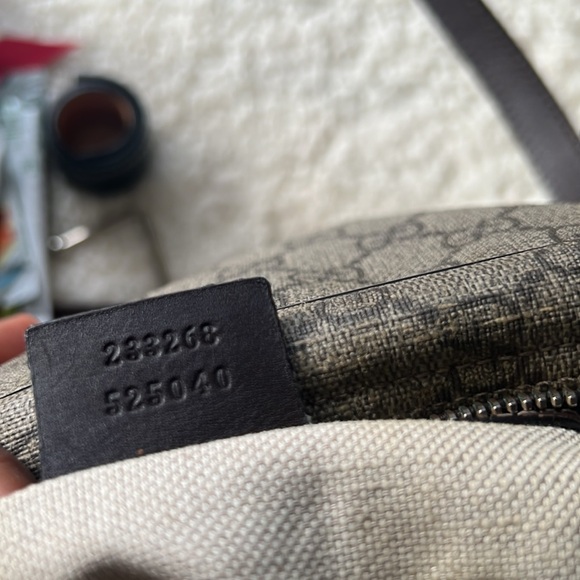 Gucci GG plus monogram Crossbody with the original adjustable Gucci strap - Picture 13 of 15